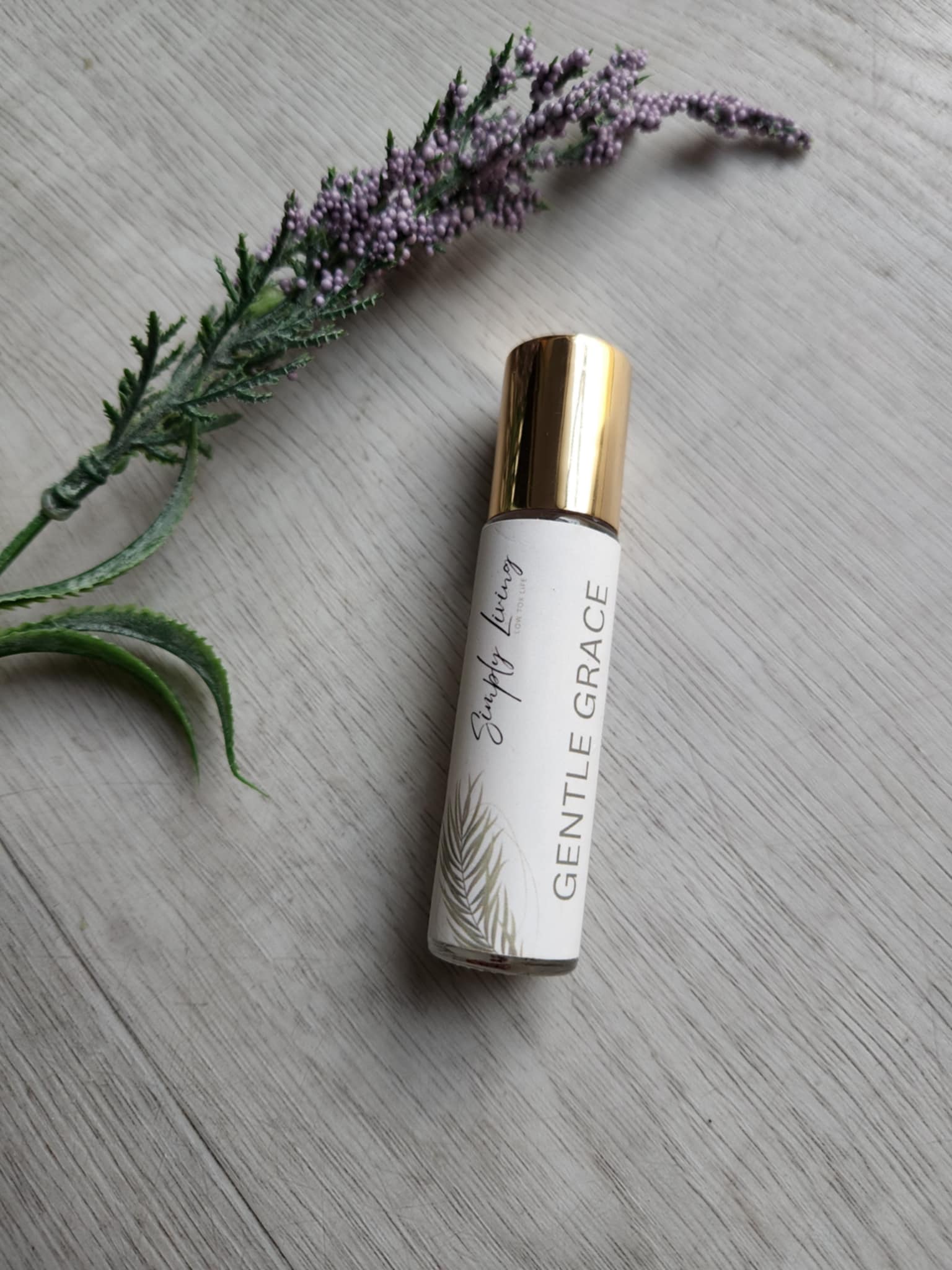 Natural calming and grounding blend essential oil perfume roller handmade by SimplyLiving in Ausralia